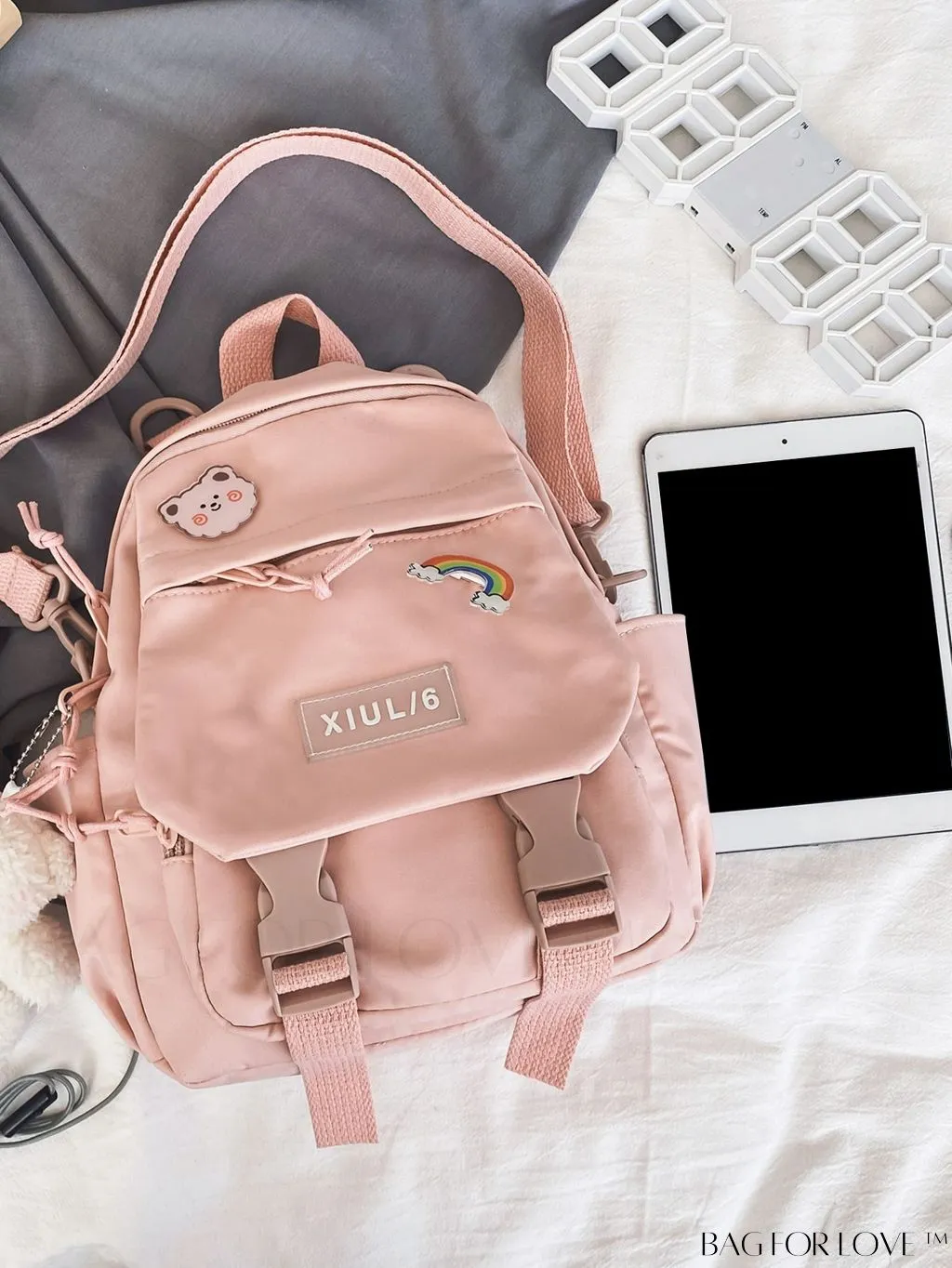 BagForLove - Versatile Front-Facing Backpack with Badge Decoration - Ideal for College & High School Students