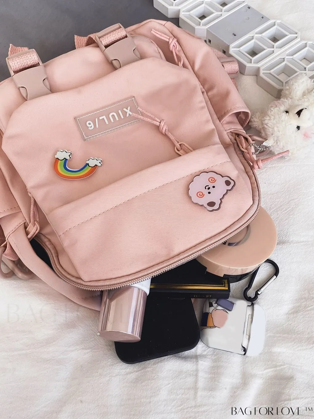 BagForLove - Versatile Front-Facing Backpack with Badge Decoration - Ideal for College & High School Students