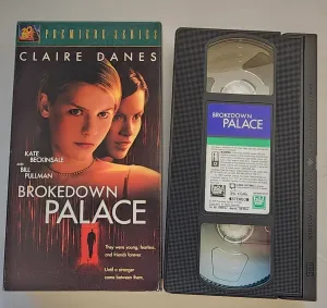 Brokedown Palace [VHS]