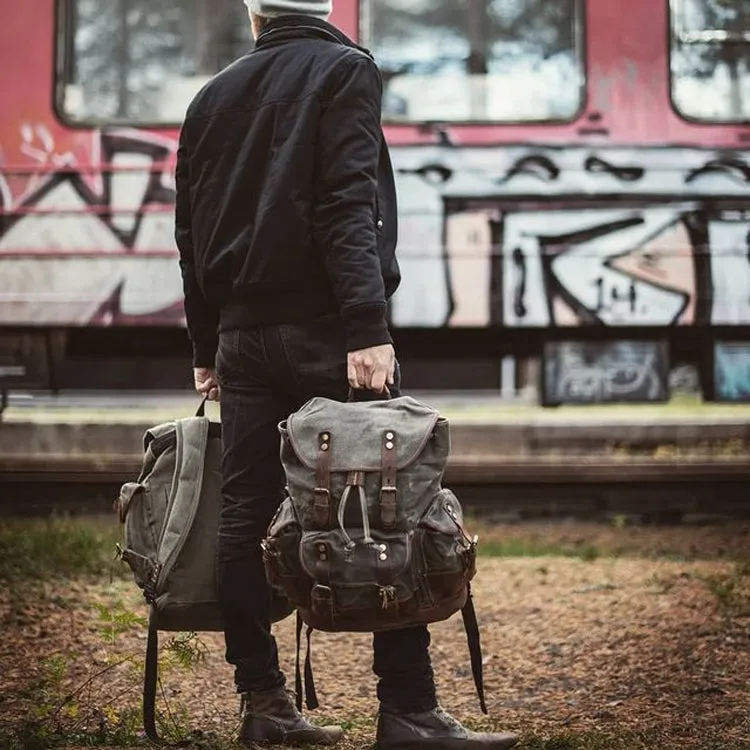 Canvas Backpack - VINTAGE EXPLORER