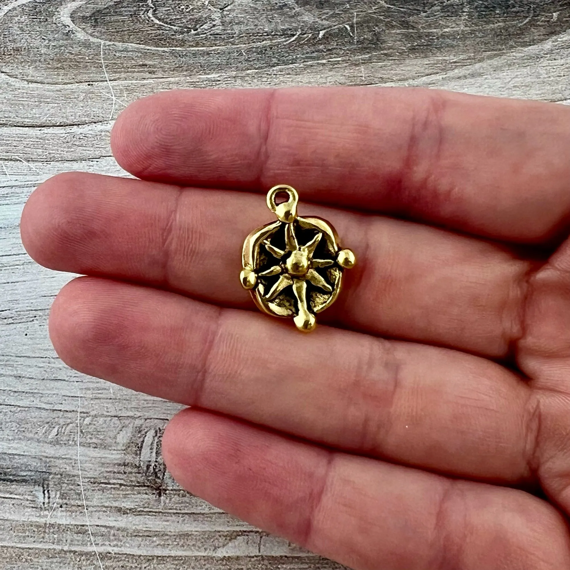 Dotted Compass Charm, Antiqued Gold Star, Jewelry Findings, GL-6298