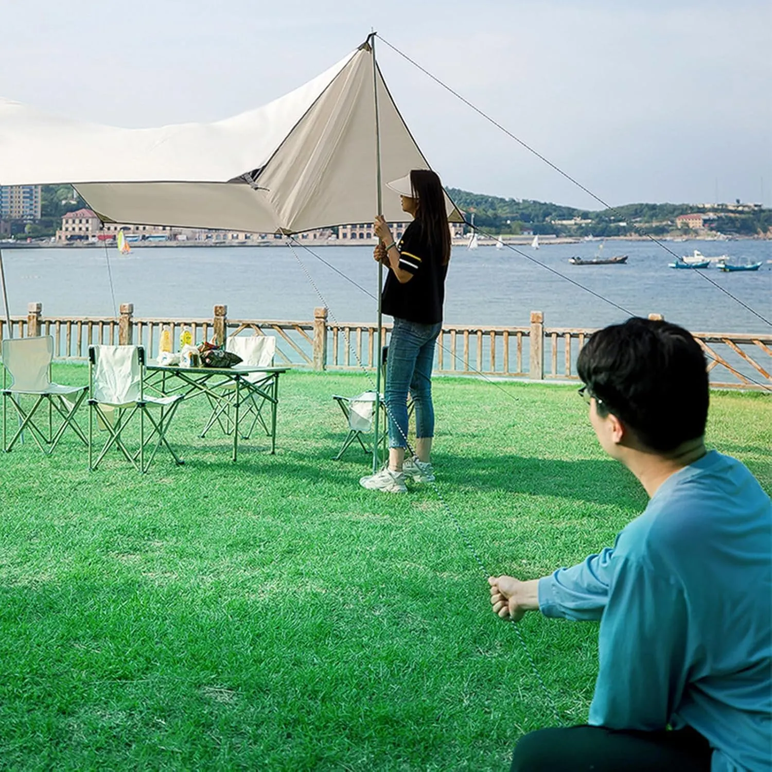 Hammock Rain Fly Waterproof Tent Tarp with 2 Poles Portable Multifunctional Backpacking Tarp Shelter Camping Tarp Under Tent Tarpaulin for Camping Picnic Beach Utdoor Activities, 177x236inch