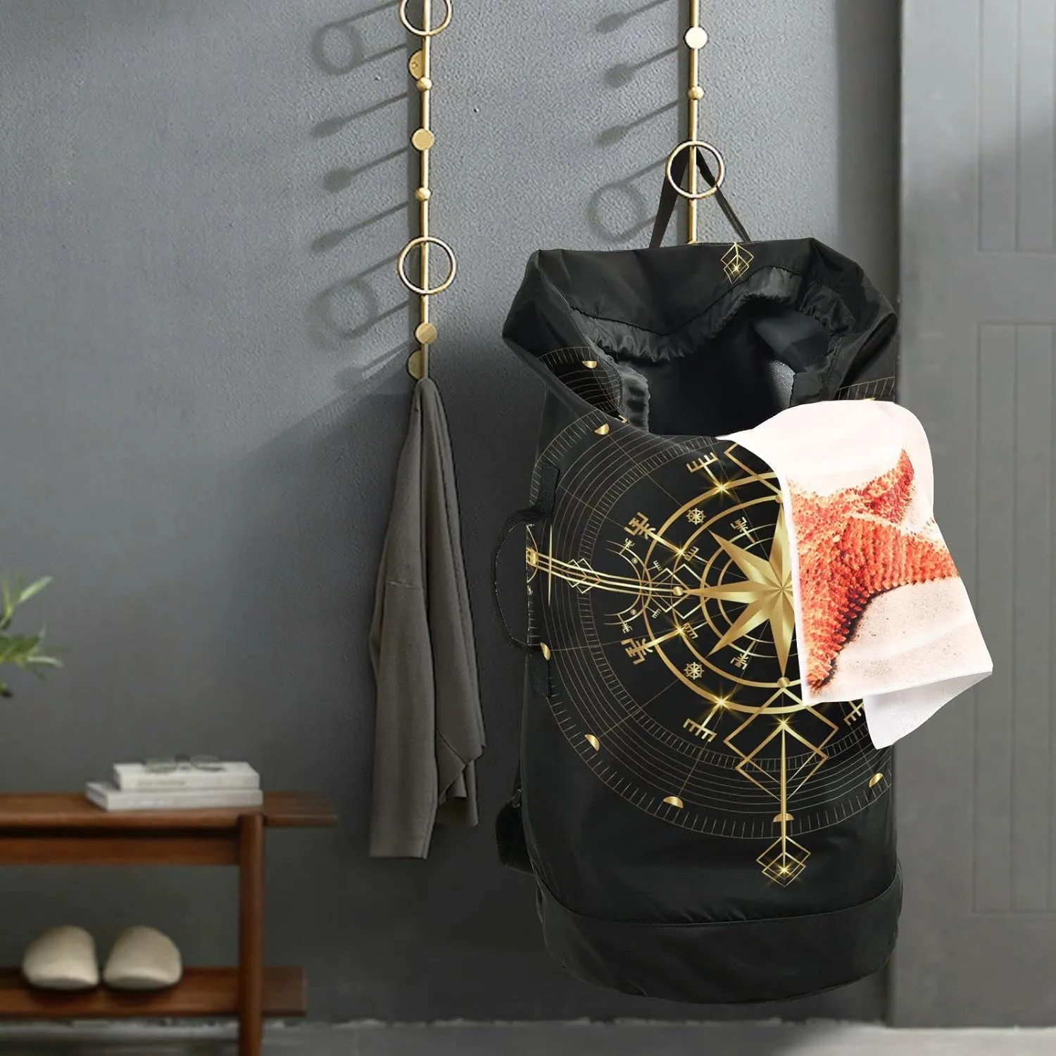 Oyihfvs Magic Ancient Wind Rose Magic Navigation Gold Compass Backpack Laundry Bag, Laundry Backpack with Shoulder Straps, Waterproof Nylon Clothes Hamper Bag for Men Women Yoga Backpack