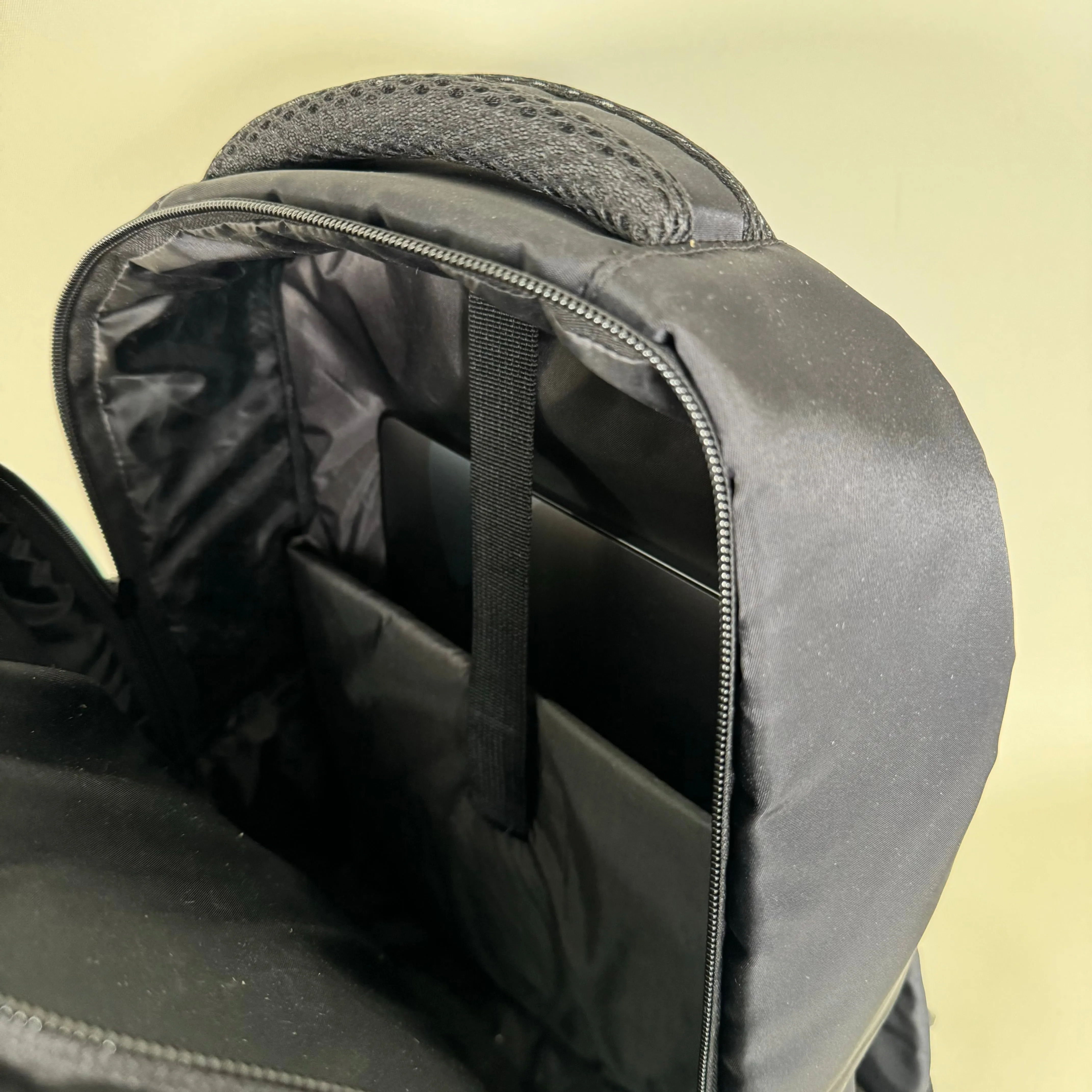 Ultimate Traverse Laptop Backpack ss6 //  Water Resistant