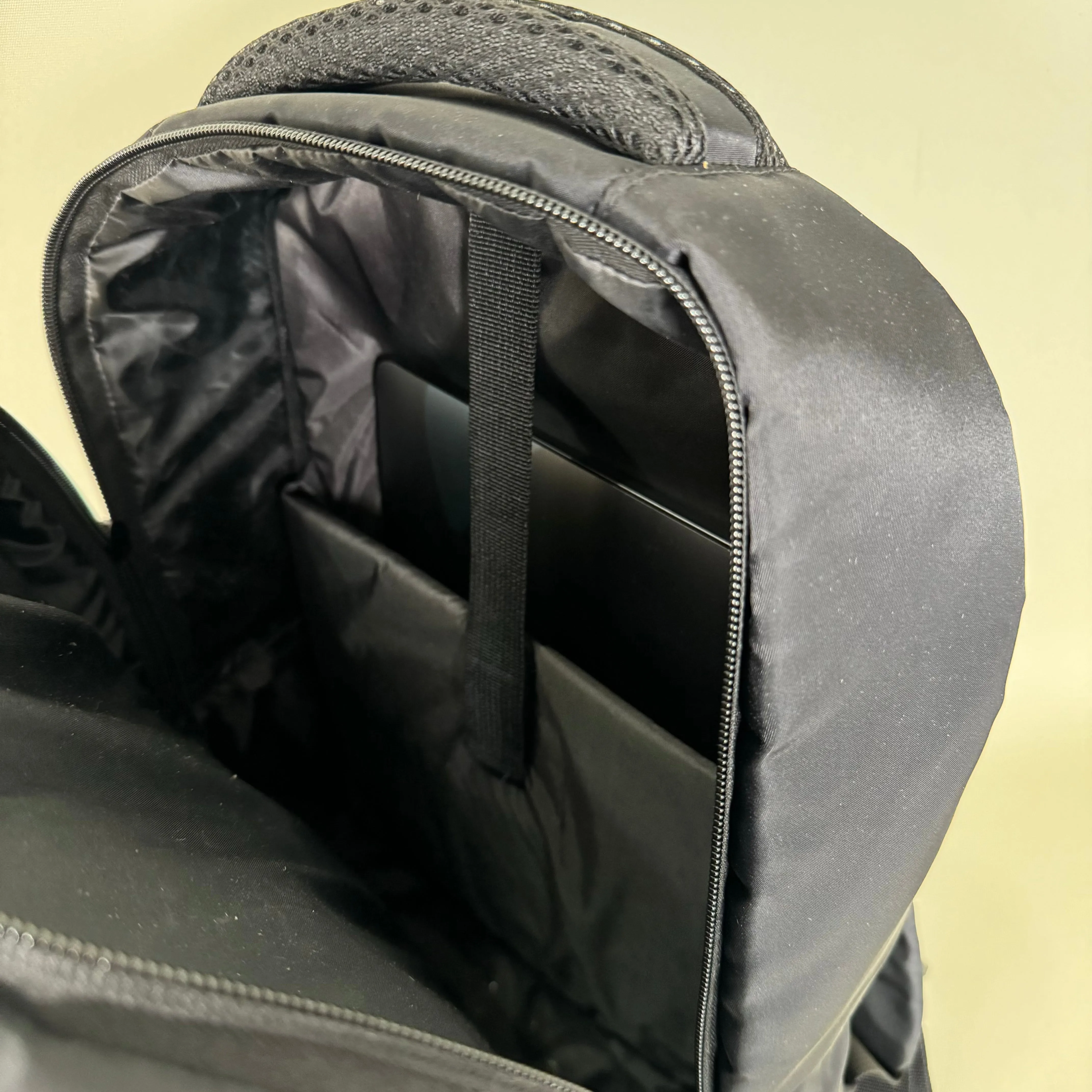 Ultimate Traverse Laptop Backpack ss6 //  Water Resistant